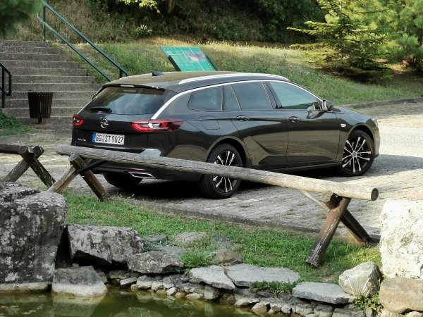 Opel Insignia Sports Tourer Business Elegance F 2.0 DVH S/S (174 KS) AT8 diesel