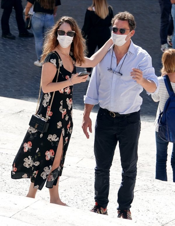 Lily James i Dominic West