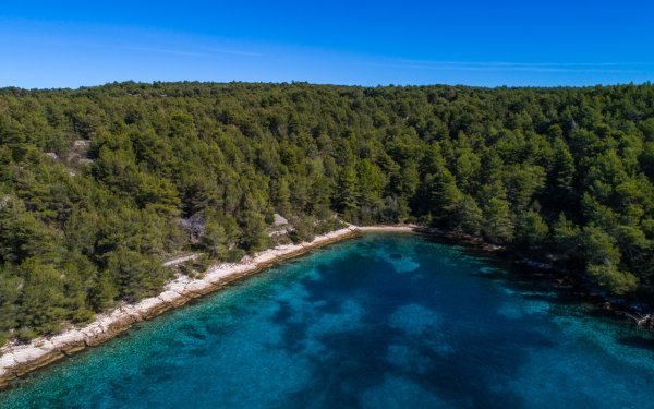 Gradilište na Sutivanu, Brač (1)