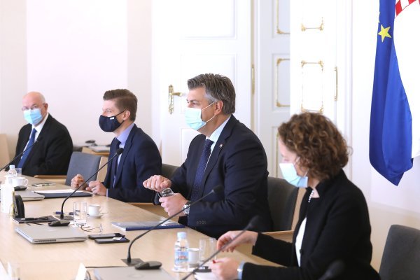 Andrej Plenković u Banskim dvorima primio izaslanike HBK