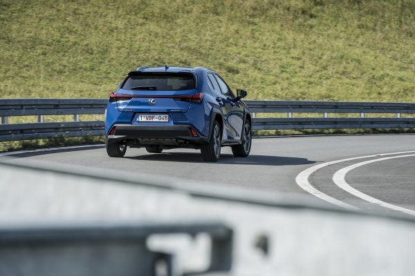 Lexus UX 250h Crossover