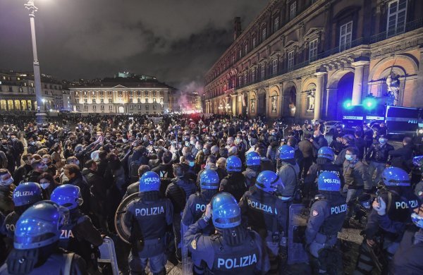 Italija korona neredi