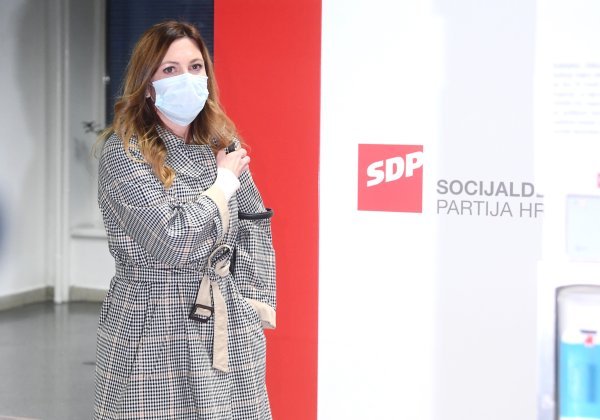Dolazak članova SDP-a na sjednicu Predsjedništva