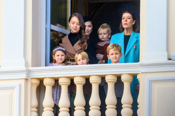 Princeza Caroline od Hanovera s kćerkom, princezom Aleksandrom od Hanovera i unucima Indiom, Alexanderom i Francescom Casiraghi