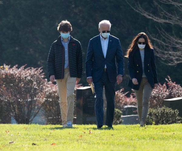 Obitelj Biden na groblju