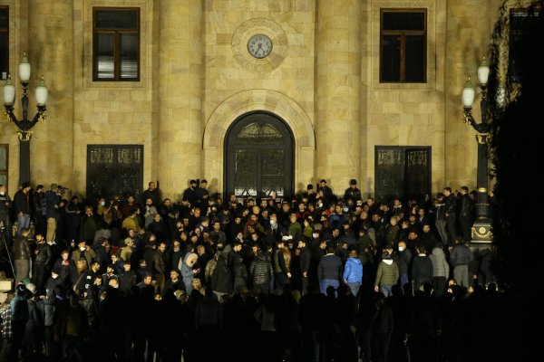 Nezadovoljni građani upali u armenski parlament