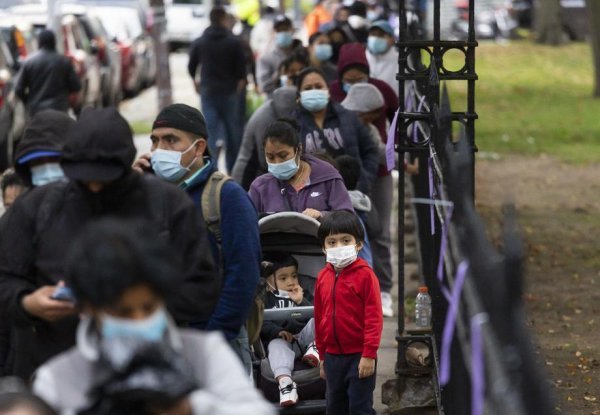 Kako se koronavirus širio među američkim stanovništvom, kopnjele su i Trumpove šanse za ponovnim izborom