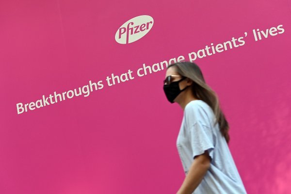 Pfizer bi prvih 50 milijuna doza cjepiva mogao proizvesti do kraja ove i do 1,3 milijarde doza sljedeće godine