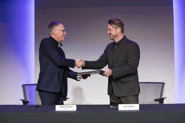 Predsjednik francuskog proizvođača PSA Carlos Tavares i predsjednik uprave FCA Mike Manley potpisali su krajem prošle godine međusobni sporazum