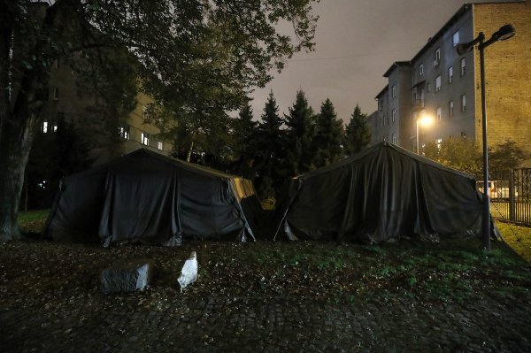 Vojska postavila šator kod zagrebačke Akademije likovnih umjetnosti