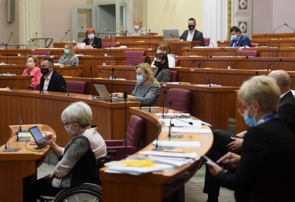 Zastupnici raspravljali o paketu poreznih zakona