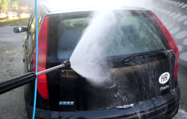 Redovito perite svoj automobil u zimskim mjesecima