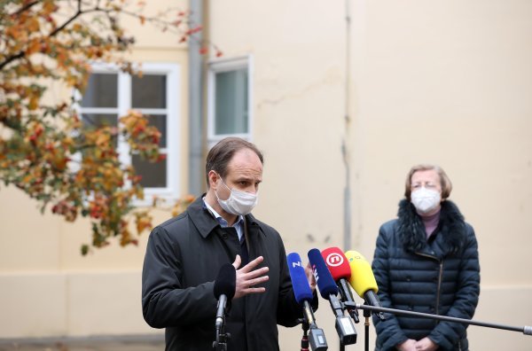 Zvonimir Frka Petešić, Alemka Markotić