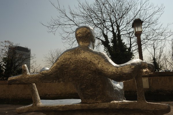 Spomenik A. G. Matošu na Strossmayerovom šetalištu