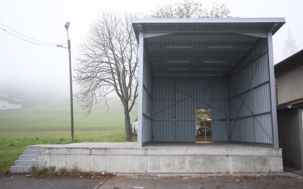 Nadstrešnica u Kašini