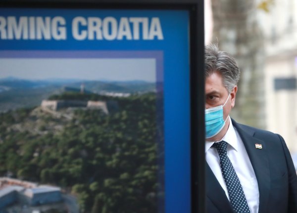 Zagreb: Andrej Plenković obišao je izložbu EU fondovi mijenjaju Hrvatsku