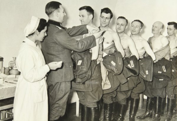 Vojnici su prvi primili cjepivo protiv tifusa