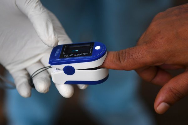 Pulsni oksimetar