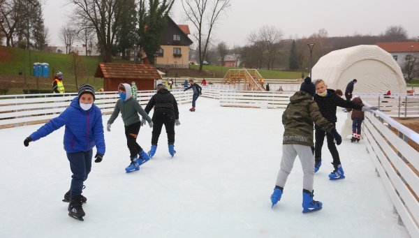 Klizalište u Dugoj Resi