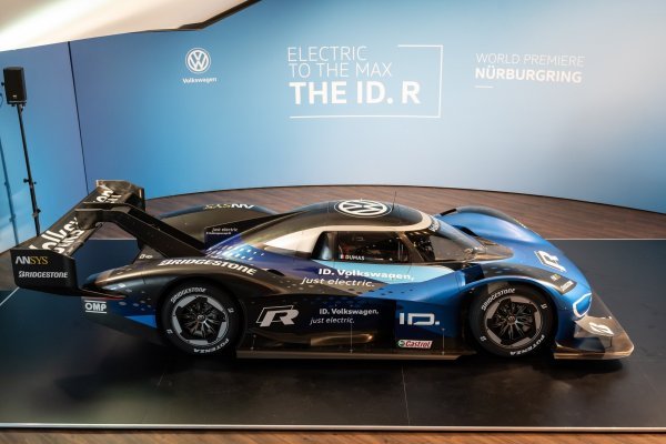 VW ID.R slavi svoju premijeru na stazi Nürburgring 2019.