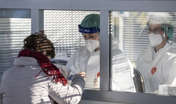 Drive-in testiranje na covid u Splitu