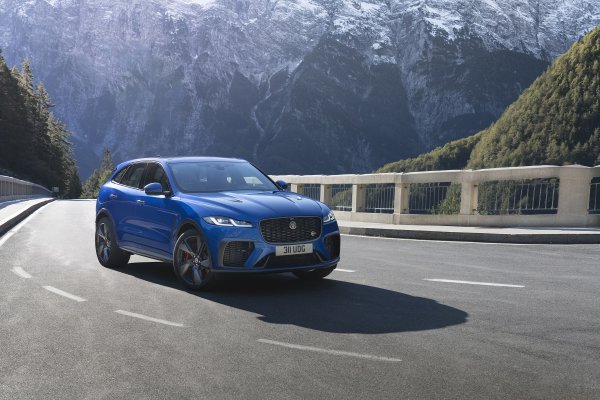 Jaguar F-Pace SVR