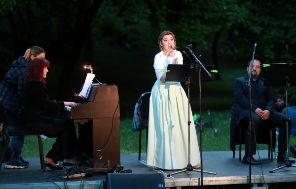 Koncert Lane Kos i Ljubomira Puškarića na Ribnjaku u sklopu programa 'HNK u vašem kvartu' u svibnju