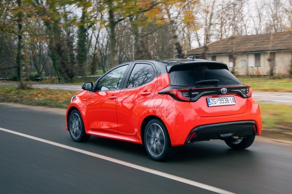 Toyota Yaris - najnovija, četvrta generacija je savršen gradski automobil s naprednom hibridnom tehnologijom te dizajnom koji otkriva da je on uvijek 'spreman za pokret'