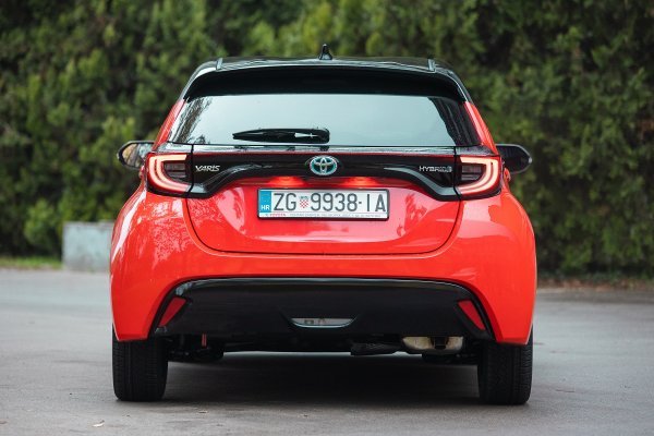 Toyota Yaris - najnovija, četvrta generacija je savršen gradski automobil s naprednom hibridnom tehnologijom te dizajnom koji otkriva da je on uvijek 'spreman za pokret'