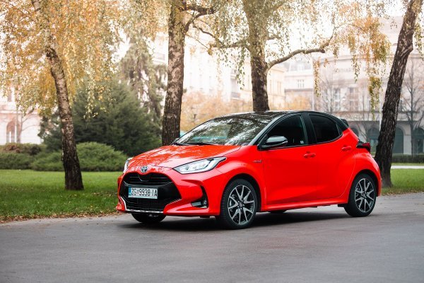 Toyota Yaris - najnovija, četvrta generacija je savršen gradski automobil s naprednom hibridnom tehnologijom te dizajnom koji otkriva da je on uvijek 'spreman za pokret'