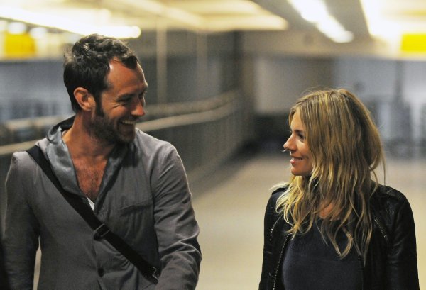 Sienna Miller i Jude Law