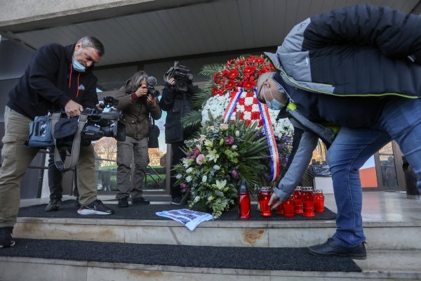 Poduzetnici pred Ministarstvom gospodarstva položili vijenac i lampione
