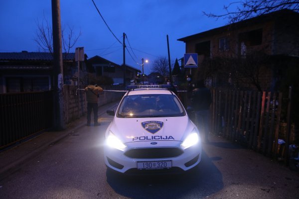 Policijski očevid u Kozari putevima gdje su napadnuta dva policajca