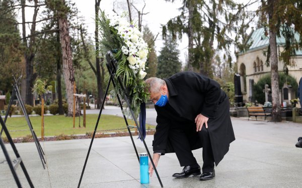Bandić položio vijenac na grob Franje Tuđmana