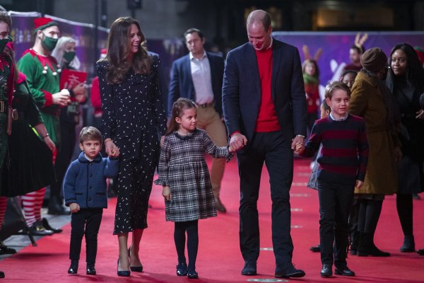 Kate Middleton i princ William s djecom, princezom Charlotte i prinčevima Georgeom i Louisom
