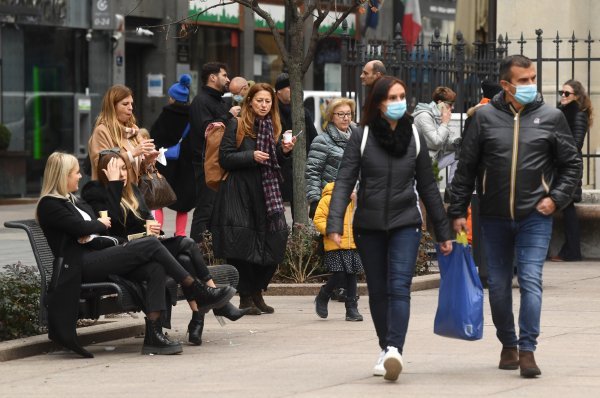 Spontani tulum na Cvjetnom uz uličnu svirku i kuhano vino