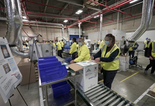 Počela distribucija cjepiva u SAD-u