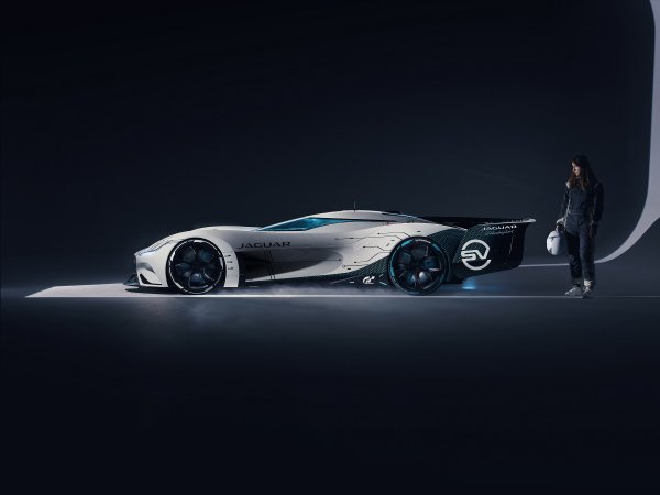 Jaguar Vision Gran Turismo SV je potpuno električni virtualni trkaći endurance automobil za video igru Gran Turismo