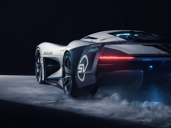 Jaguar Vision Gran Turismo SV je potpuno električni virtualni trkaći endurance automobil za video igru Gran Turismo