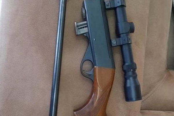 Puška i droga pronađeni u stanu u Sesvetama