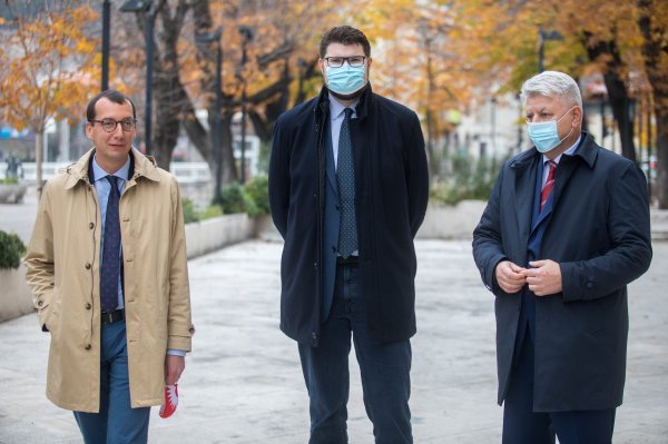 Rijeka: Konferencija za medije SDP-a na kojoj je sudjelovao i Peđa Grbin