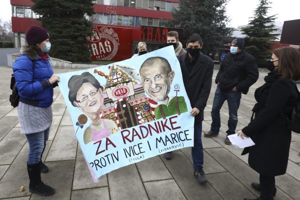 Konferencija za medije Radničke fronte ispred Kraša