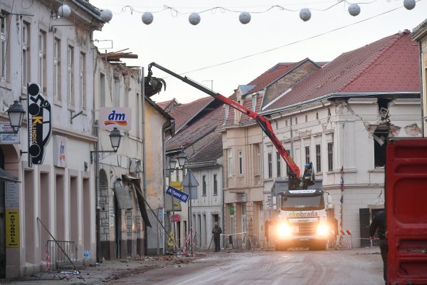 Petrinja dan nakon potresa
