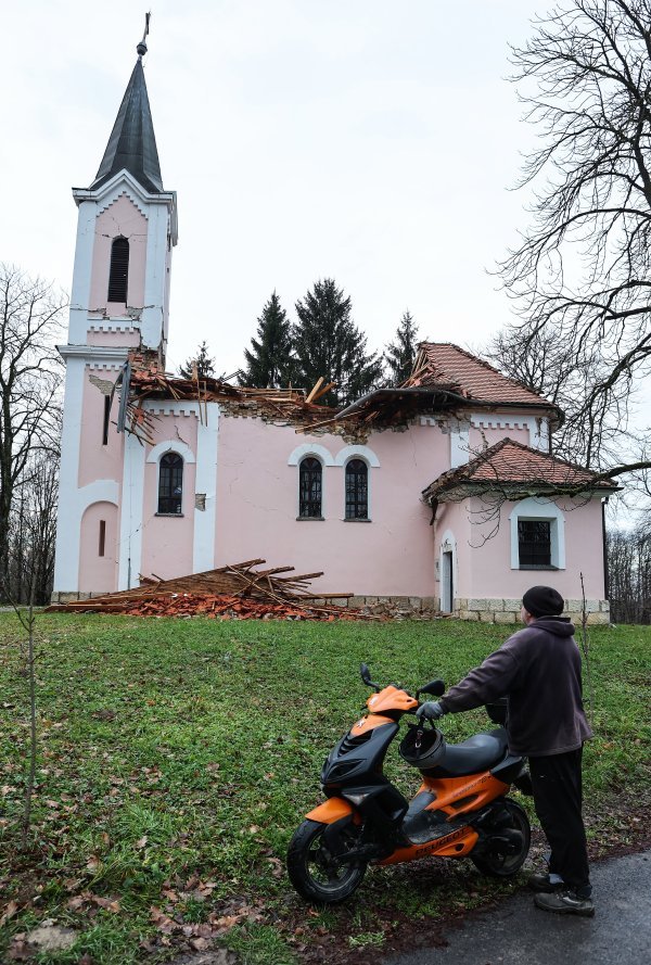 Crkva u selu Majur potpuno je uništena nakon potresa