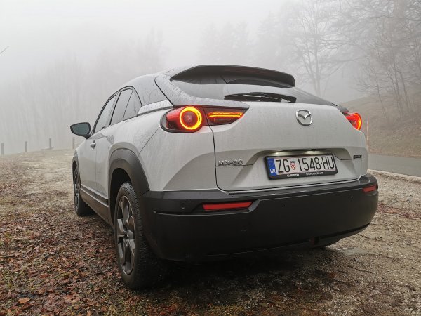 Mazda MX-30/e-Skyactiv/Launch Edition/Luxury-Modern