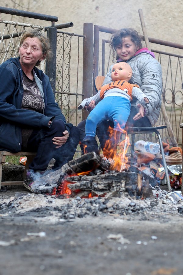 Željko Jurković s obitelji i susjedima