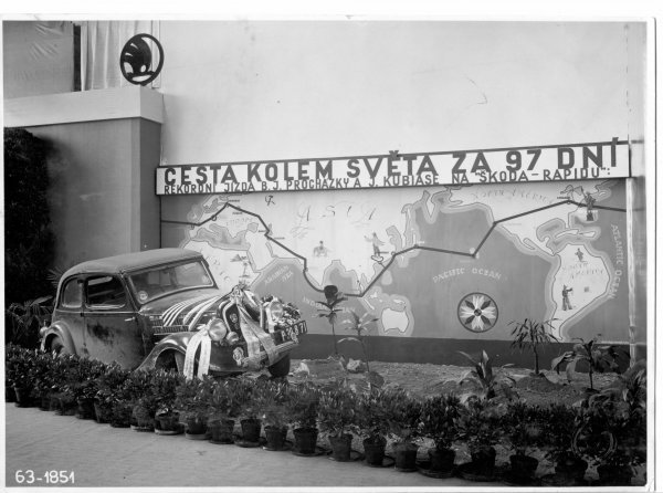 Vrhunac ovih ekspedicija prije 85 godina bilo je putovanje na velike daljine kojim je polukabriolet Škoda Rapid jednom putovao širom svijeta