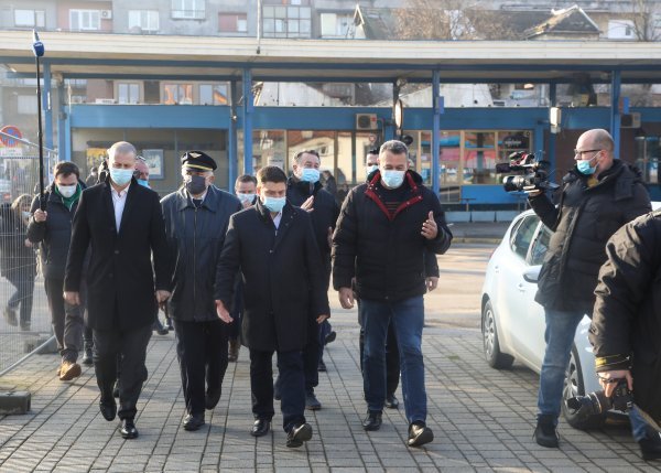 Sisak: Ministar Butković obišao Željeznički kolodvor i zgradu lučke uprave
