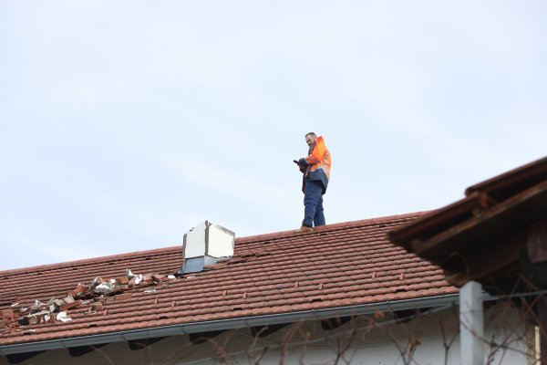 Selo Pecki dan nakon potresa