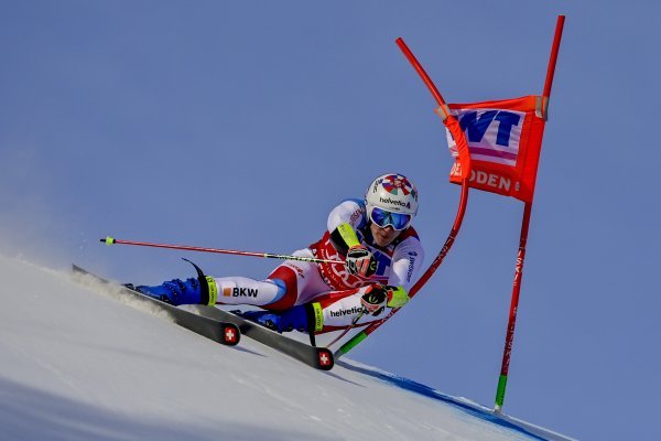 Prvu vožnju obilježio je težak pad Tommyja Forda